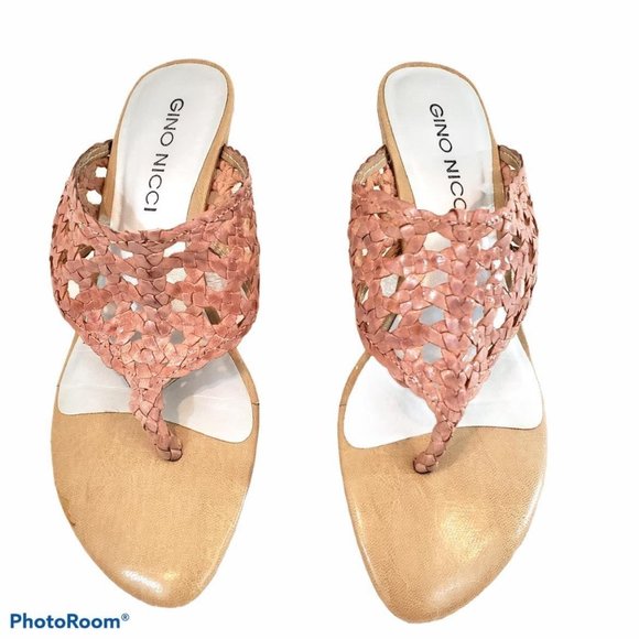 Gino Nicci Woman's Sz 6.5 Taupe espadrilles - Picture 3 of 9